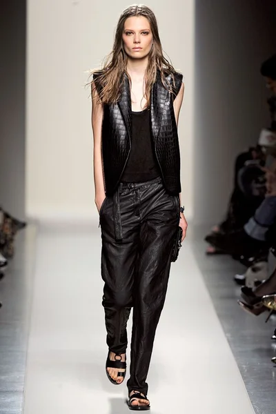 Look 8